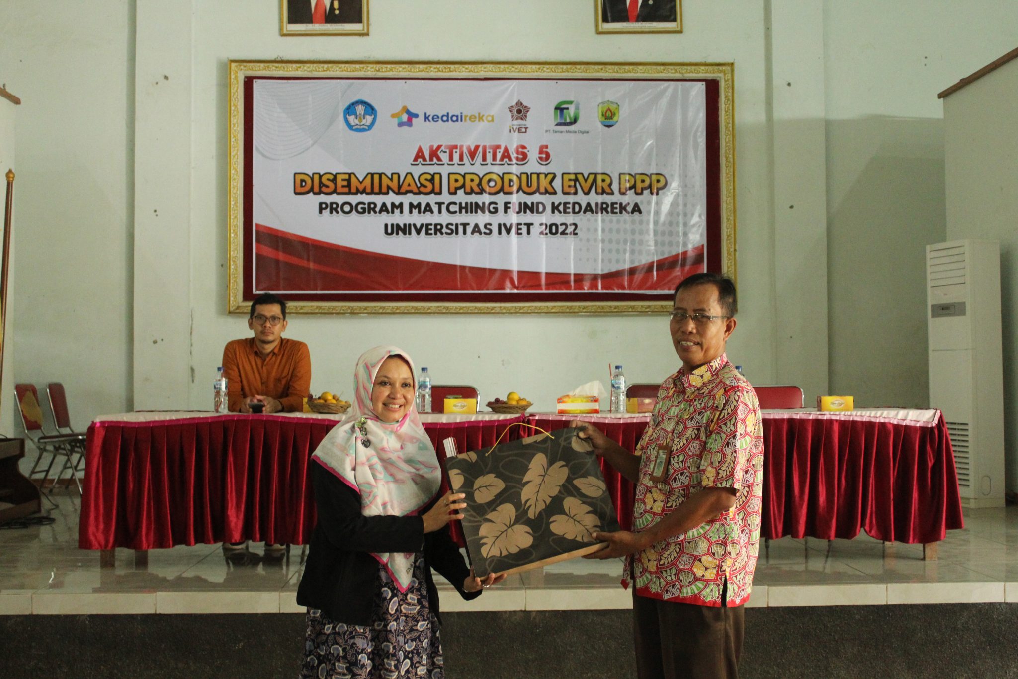 Universitas Ivet Manfaatkan Hibah Dengan Membuat Inovasi Untuk Kemajuan Pendidikan