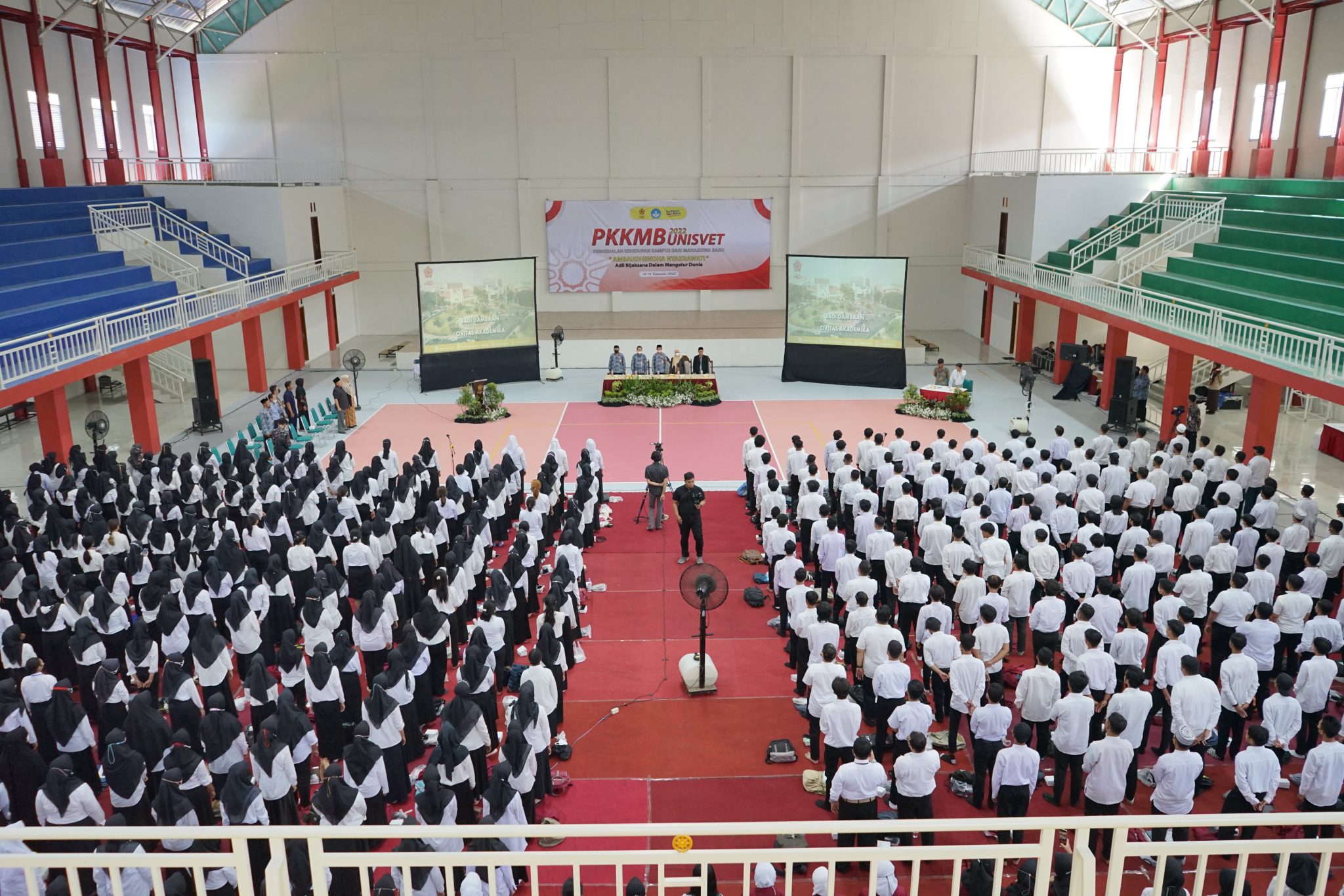 1600 Mahasiswa Baru Universitas Ivet Ikuti PKKMB