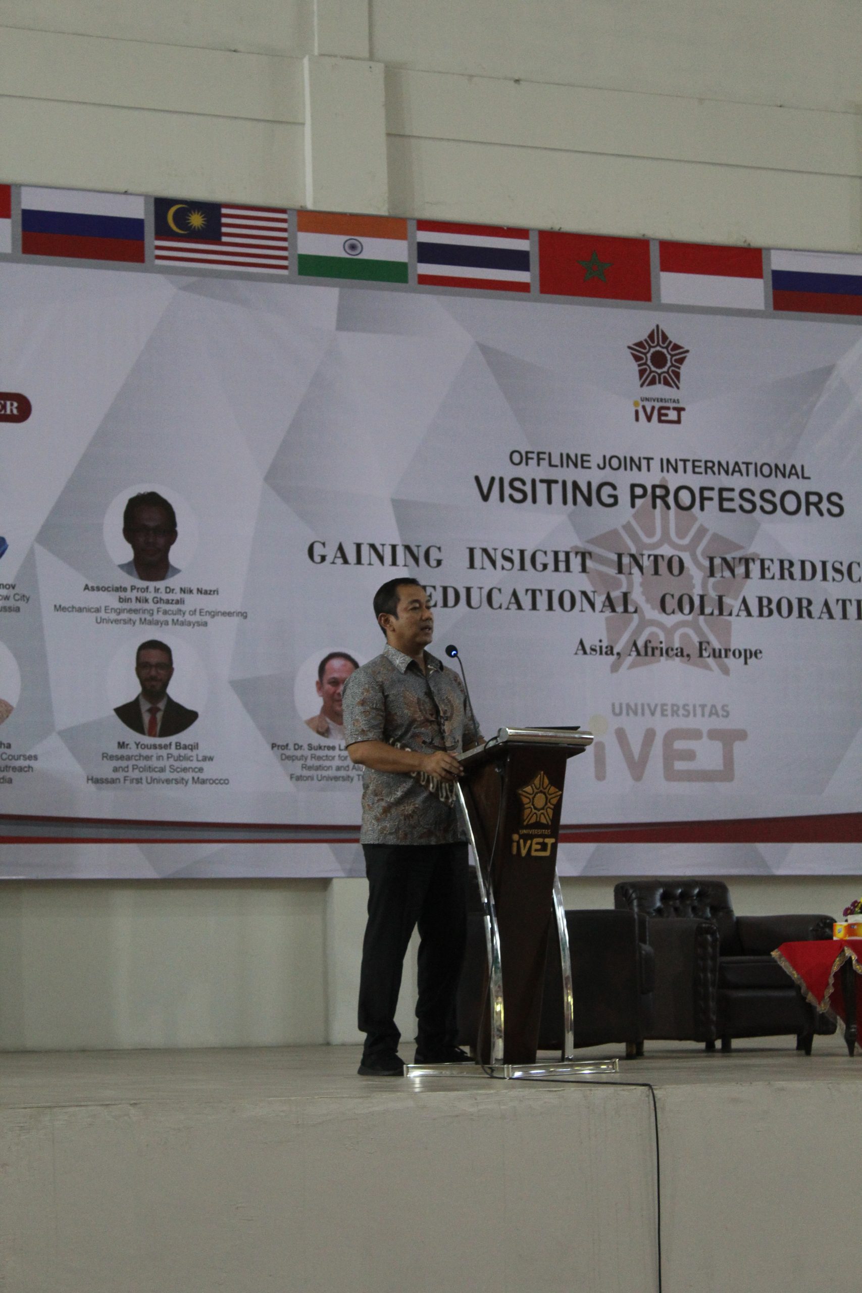 Universitas Ivet Datangkan 5 Profesor dari 5 Negara