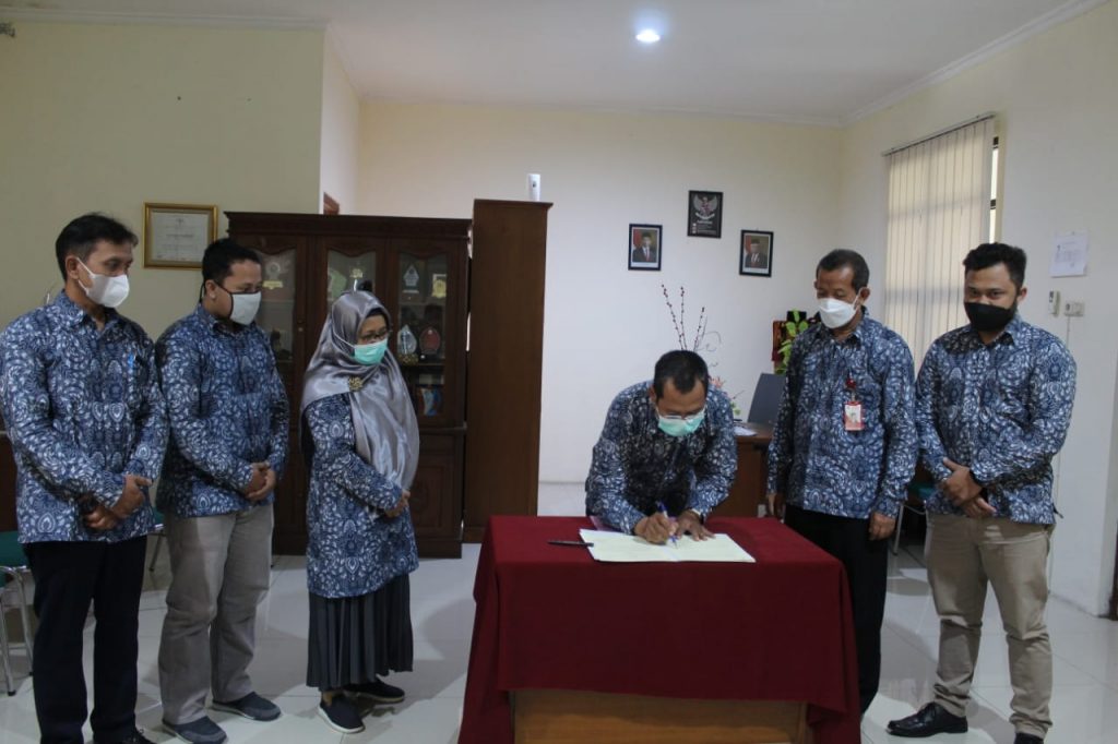 2 Fakultas DI Universitas Ivet Tanda Tangani Kerjasama Dengan Perguruan Tinggi Luar Negeri
