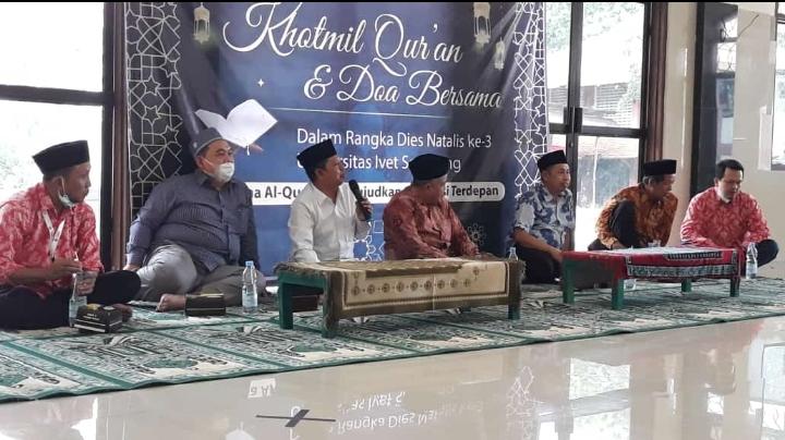 Rangkaian Dies Natalis ke 3 Universitas Ivet selengarakan Khotmil Quran dan Doa Bersama