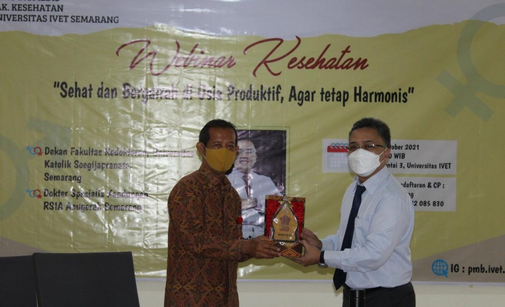 Berbagi Tips Jaga kesehatan, Program Studi Sains Biomedis Unisvet Adakan Webinar Blended System