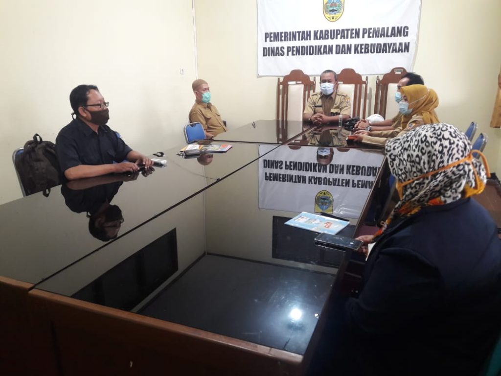 16 Mahasiswa Universitas Ivet Ikuti Program Kampus Mengajar