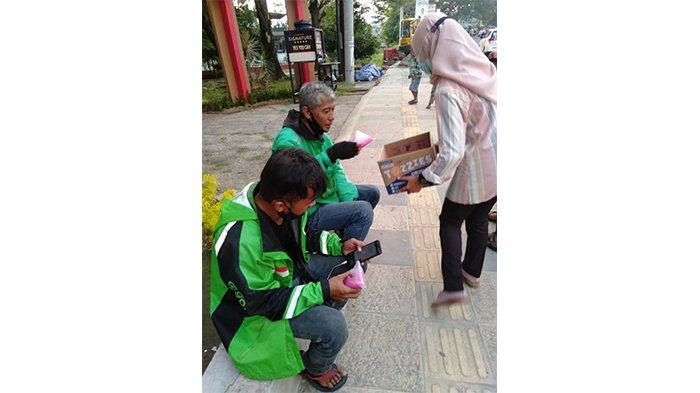 Di Bulan Penuh Berkah, BEM Unisvet Bagi – Bagi Takjil