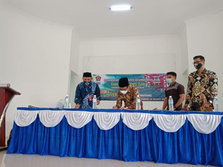 Universitas Ivet Berikan 100 Beasiswa Bagi Siswa – Siswi SMK Ky Ageng Giri