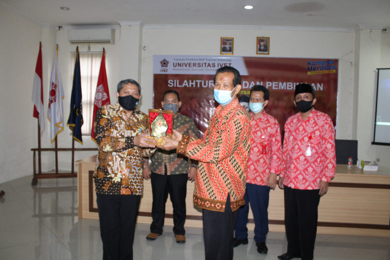 Universitas Ivet Gandeng LLDIKTI Wilayah VI Untuk Raih Akreditasi Unggul