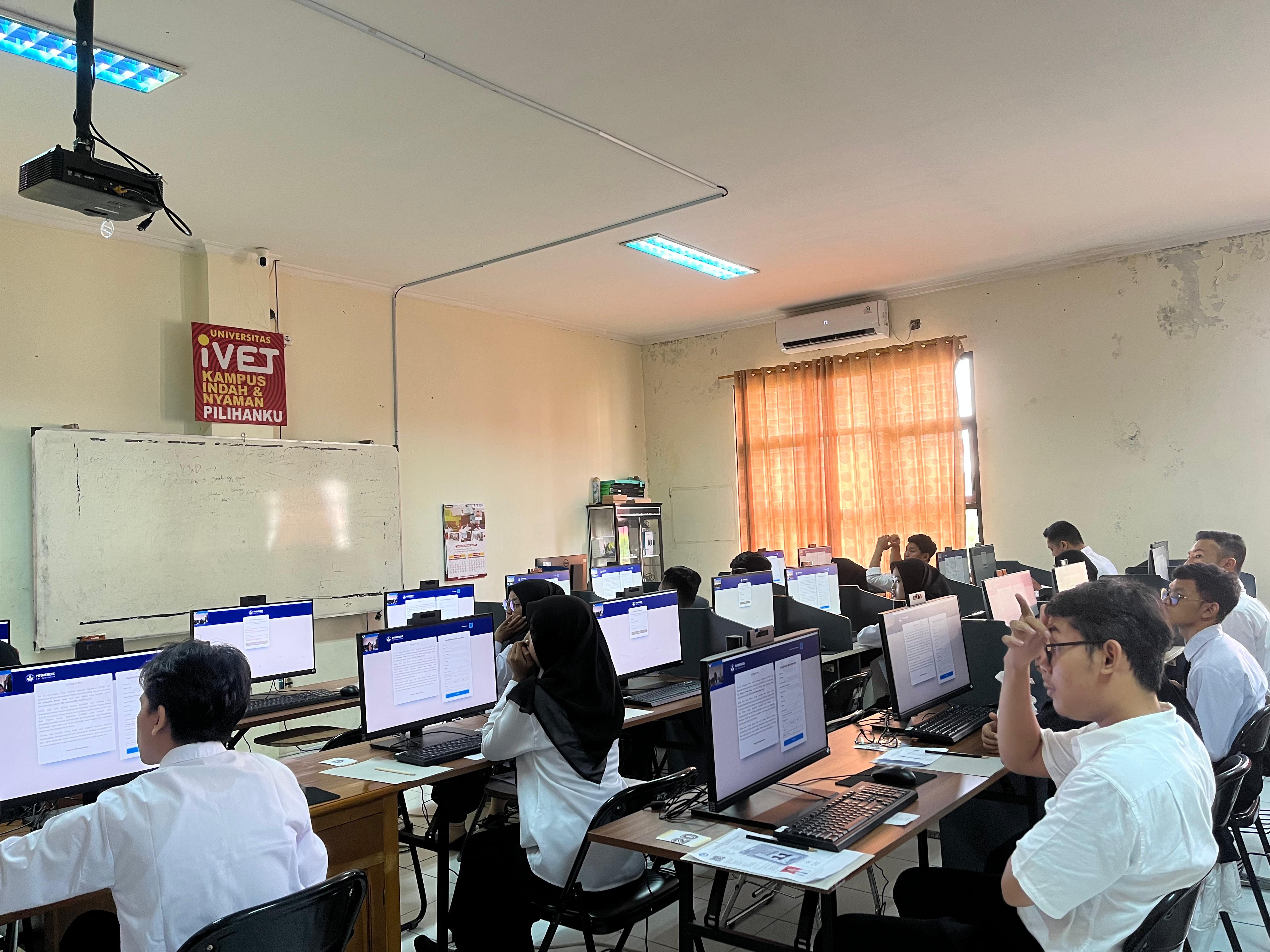 UTBK-UKPPG Gelombang 1 Tahun 2025 Resmi Digelar di Universitas iVET Semarang