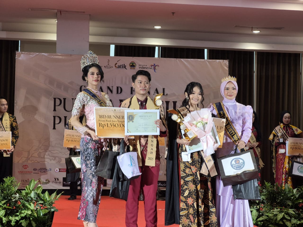 Mahasiswi PPKn Unisvet Raih Runner Up 3 Putri Batik Jawa Tengah