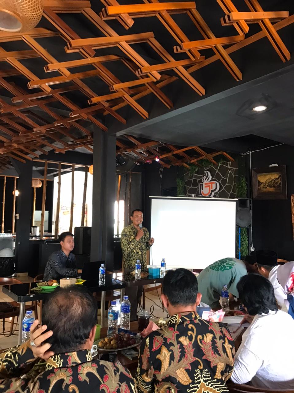 Universitas Ivet Hadir dalam Silaturahmi dan Pertemuan Rutin MKKS-SMK Kabupaten Pati